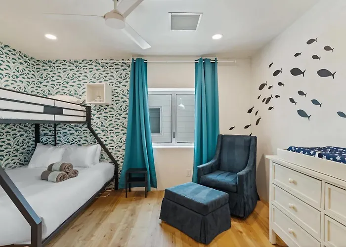 The Manor At Worth The Wait Ranch Holiday home *